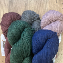 Load image into Gallery viewer, Illimani Santi II Bulky