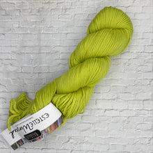Load image into Gallery viewer, Estelle Worsted