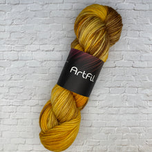 Load image into Gallery viewer, Artfil Sweater Worsted