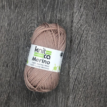 Load image into Gallery viewer, KnitCa Merino Worsted