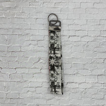 Load image into Gallery viewer, Key Ring Fob Straps
