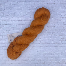 Load image into Gallery viewer, Illimani Royal
