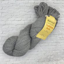 Load image into Gallery viewer, Diamond Yarn 🇨🇦
